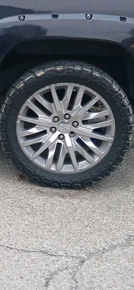 POLISHED 22" GMC SIERRA DENALI 1500 OEM FACTORY WHEELS TIRES RIMS SILVERADO TPMS - Image 1 of 3