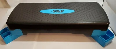 Регулируемые по высоте ступеньки для тренировок The Step Fitness синие 26 дюймов x 11 дюймов  - Изображение 1 из 4