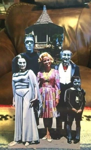 The Munsters Cast TV Show Figur Tischplatte Aufsteller 10 1/2" hoch - Bild 1 von 2