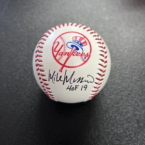 Mike Mussina - SIGNED Yankees Logo ROALB - “HOF 19” Inscription - Curated M. COA - Afbeelding 1 van 5
