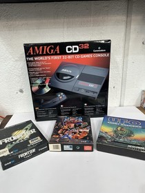 COMMODORE AMIGA CD32 CONSOLE BIG BOXED SUPER STREET FIGHTER TURBO 2 UFO ELITE