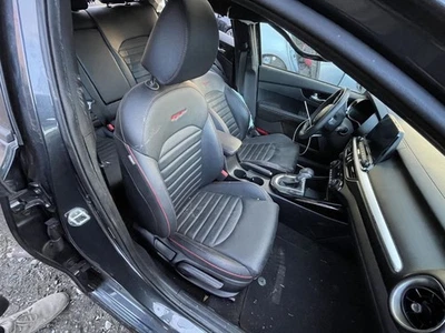 KIA FORTE 2020-24 asiento delantero derecho cuero negro TC:WK 1,6 L tracción delantera 89 k GT 63972 Foto 1 de 4