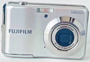 Fotocamera digitale Fujifilm FinePix AV200 14,0MP argento AA fotocamera a... - Foto 1 di 11