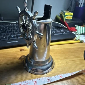 Vintage 1940s Hamilton Ship Wheel Chrome Table Cigarette Lighter Fliptop Works - Picture 1 of 8