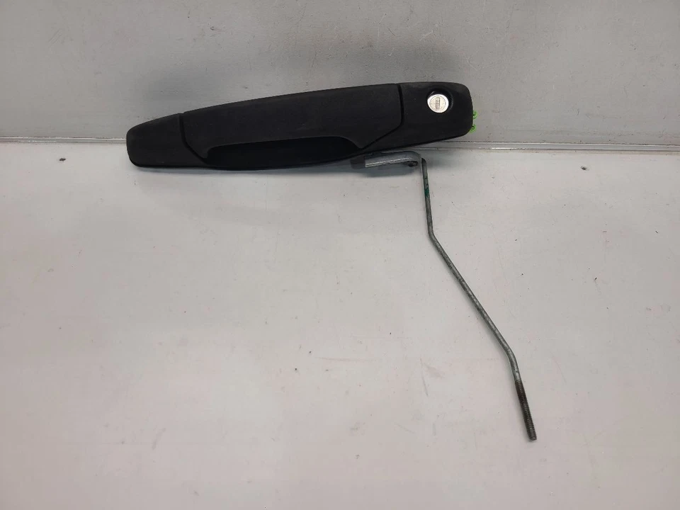 Chevrolet Silverado 1500 2008-13 pasajero manija exterior derecha con orificio para llave Foto 1 de 4