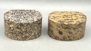 Par de cajas de baratijas de piedra tallada con tapas con bisagras ovaladas 2 1/4" x 3" x 1 5/8" - Imagen 1 de 10