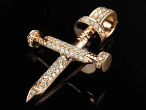 1 Ctw Round Cut VVS1 Moissanite Men's Cross Pendant In 14K Rose Gold Plated W/C - Picture 1 of 6