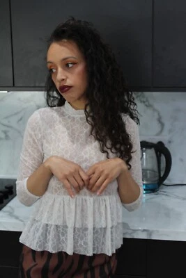 Missguided White Top Semi Sheer Size 8 EU 36  3/4 Sleeve - Imagem 1 de 4