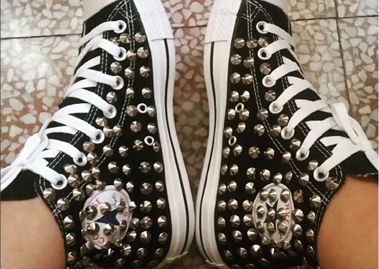 Converse All Star Nere Alte personalizzate con Borchie argento no teschi Clean - Immagine 1 di 1