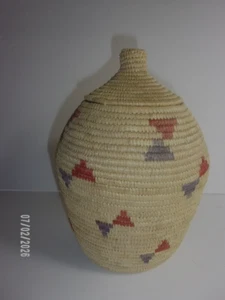 Early Eskimo lidded basket by Nellie Smith. Red and Plum accents - Picture 1 of 6