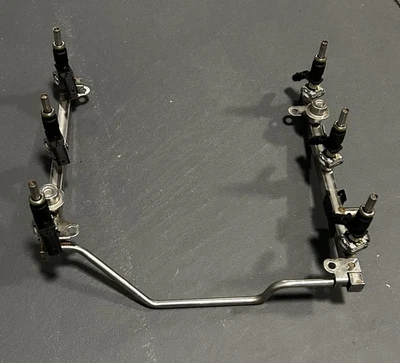 Mercedes C300 W204 2008-2011 carril inyector de combustible + inyectores de combustible OEM A2720700995 Foto 1 de 4