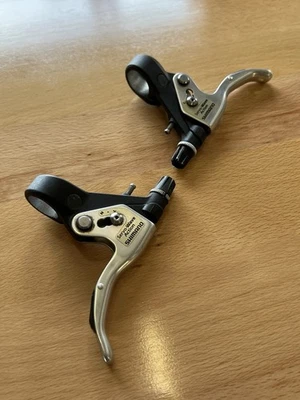 vintage Shimano BL-M600 Flat Bar Mountain Brake Levers Servo-Wave - Image 1 of 4