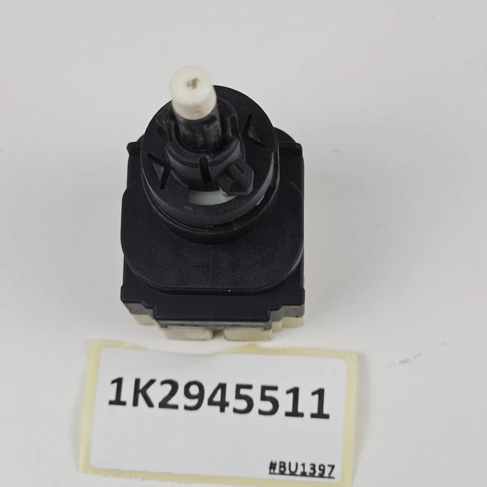 2003-2012 Volkswagen Bora Brake Light Switch 1K2945511 - Image 1 of 4