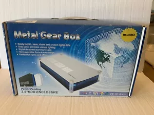 Metal Gear Box - Gabinete de disco duro de 3,5" - USB 2.0 - Nuevo en caja abierta - Imagen 1 de 8