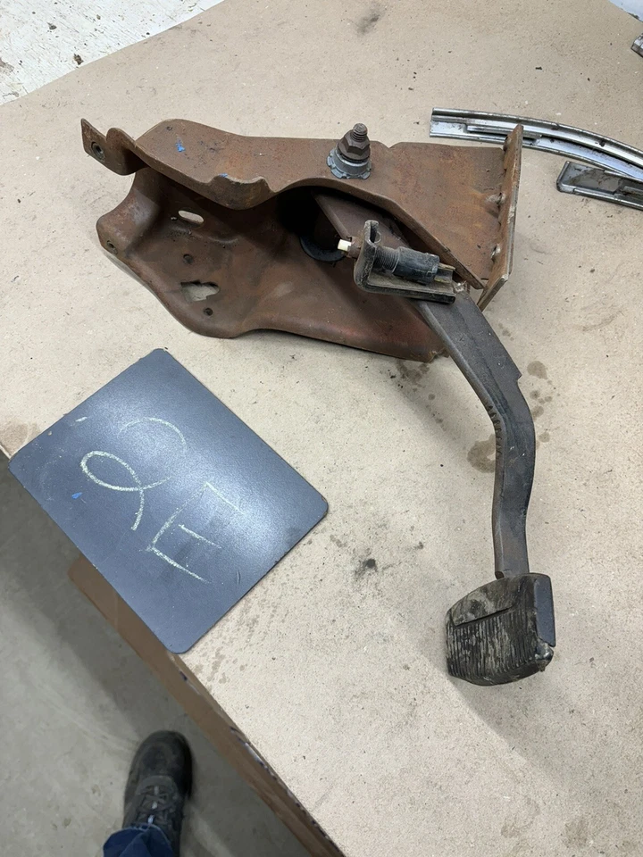 Ford F150 F250 1973 1977 1978 1979 conjunto de pedal de freno automático Explorer B-100 Foto 1 de 4