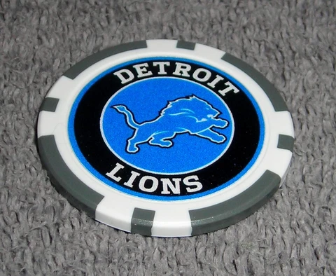 NFL DETROIT LIONS SOUVENIR COLLECTIBLE POKER CHIP GOLF BALL MARKER Cover