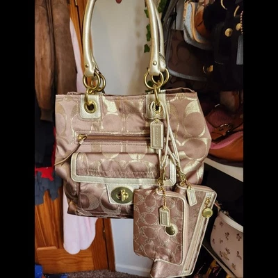 Bolso grande Coach Hampton Lurex dorado rosa/marrón f15691 dos muñequeras a juego Foto 1 de 4