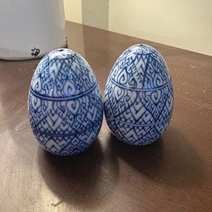Pair of Blue and White Ceramic Decorative Eggs with Intricate Pattern - Picture 1 of 4