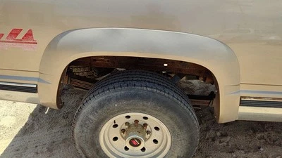 95-00 Silverado 2500 Passenger Right Rear Wheel Flare Moulding Oem Back Gold 55u - Image 1 of 4