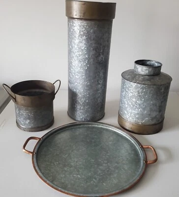 Juego de cuatro jarrones y bandejas Pottery Barn en total excelente estado Foto 1 de 4