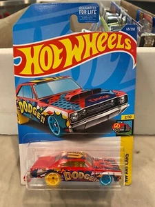 2022 Hot Wheels 63 Hw Arte Auto 2/3m68 Dodge Dart Red W/Yellow-Blue WheelsMC5s - Foto 1 di 1