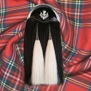 Men's Scottish Horsehair Sporran with Emblem Full Dress Kilt Accessory - Picture 1 of 6