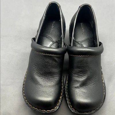 Zuecos o mulas de enfermería.  Parte superior de cuero talla 7M Thom McAn nuevo estado Foto 1 de 4