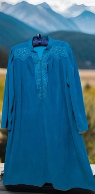 Vintage Vanity Fair M Teal Zippered Side Pockets Nightgown Housecoat Women’s USA - Image 1 of 4