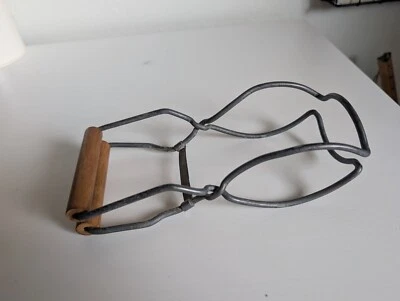 Pinzas para agarrar tarro de enlatado de metal vintage levantador asas de madera 8" Foto 1 de 4
