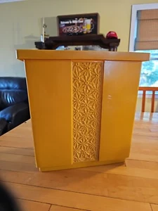 Vintage Fesco Groovy Gold Daisy Trash Can  Bathroom Bedroom 60’s ? - Picture 1 of 14