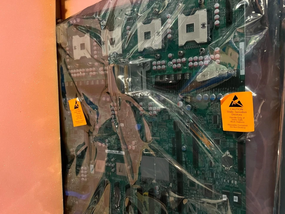 Intel System Board/Mainboard D56804-704 4x Socket - Image 1 of 4