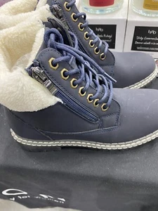 Sherpa gefütterte Stiefel Damengröße 7 - Bild 1 von 3