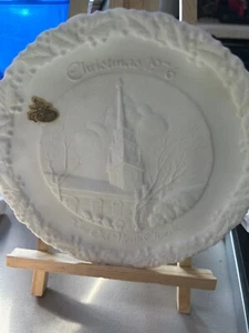 FENTON CHRISTMAS IN AMERICA “THE OLD North CHURCH” 1976 white SATIN GLASS NO. 7 - Picture 1 of 3