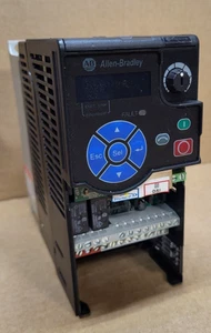 25B-A4P8N104 PowerFlex 525 0.75KW (1HP) AC Drive PARA PIEZAS UNIDAD INCOMPLETA - Imagen 1 de 5
