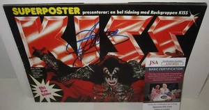 GENE SIMMONS SIGNIERT KISS SUPER POSTER MAGAZIN ROCK AUTOGRAMM IMPORT AUCOIN JSA - Bild 1 von 8