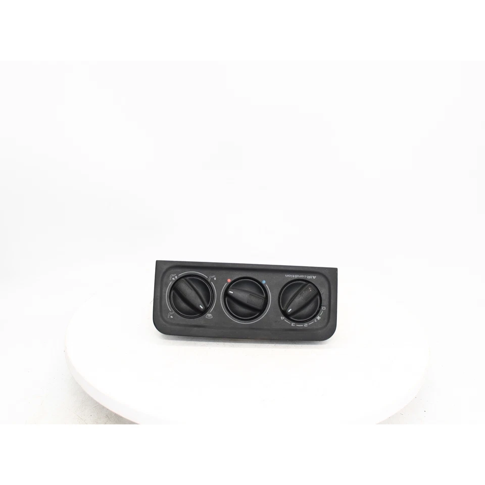 Volkswagen Jetta 1994 control de temperatura número de pieza - 1H0819045C Foto 1 de 4