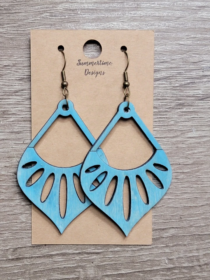 Pendientes de madera pintados a mano corte láser turquesa envejecida cuelga 2,5" Foto 1 de 1