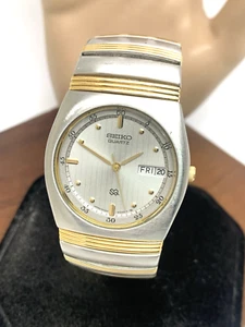 Reloj Seiko Hombre 5H23-6130 Vintage Cuarzo Esfera Plateada Día Fecha Dos Tonos Acero - Imagen 1 de 13