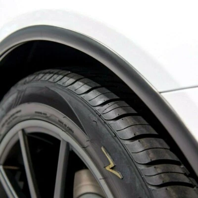 1" Wide Black Flexible Wheel Well Extruded Trim Molding | 25' Roll | #TCM10025 Foto 1 de 4