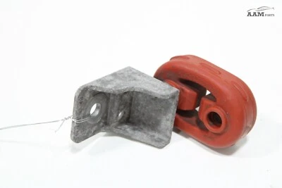 Audi A3 Quattro 2015-2020 aislador de suspensión de escape trasero izquierdo con soporte OEM Foto 1 de 4