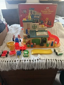 Vintage Fisher Price Play Family Sesame Street Clubhouse Complete Box Extras - Picture 1 of 17