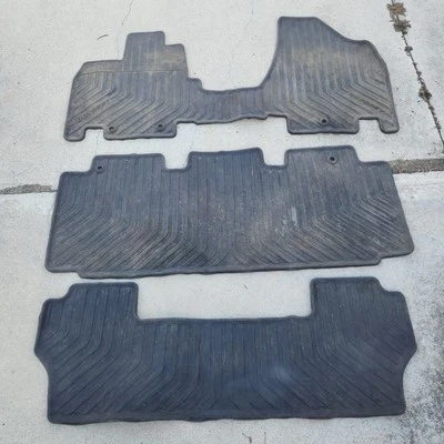 2011 - 2017 年本田奥德赛全天候橡胶脚垫套装正品原始设备制造商 — 第 1/4 张图片
