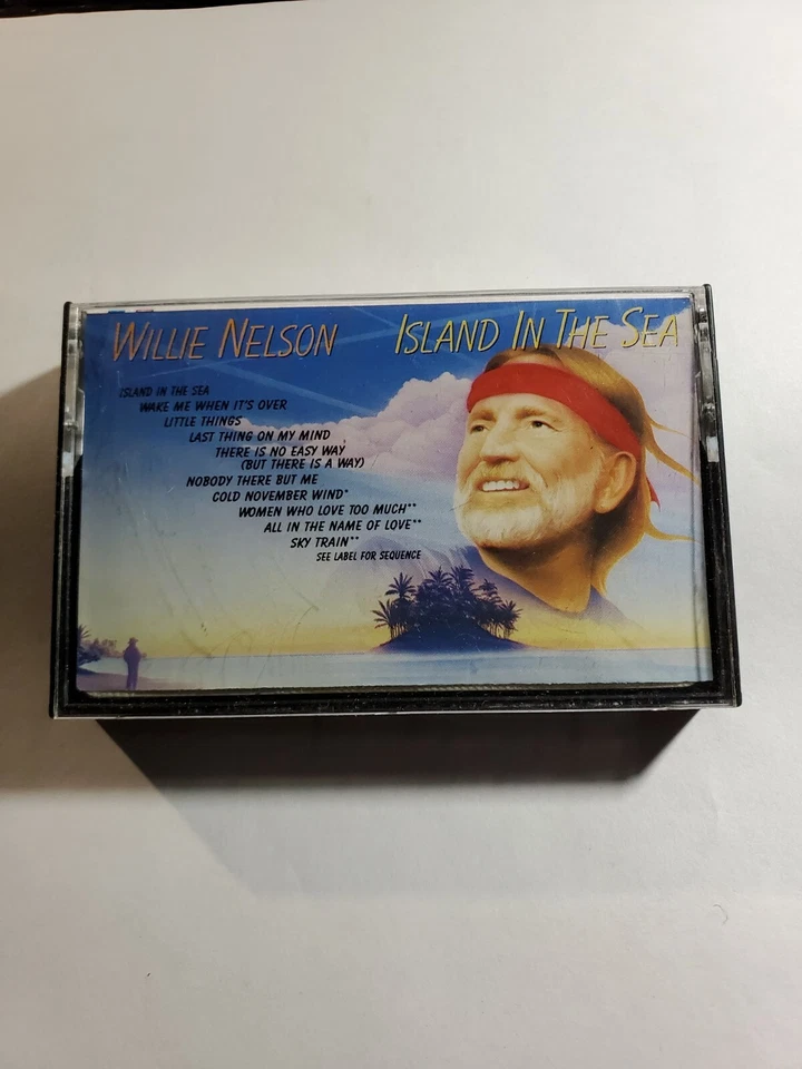 WILLIE NELSON: "Island In The Sea" (1987, Cassette) VERY GOOD- CS3 - Image 1 of 1