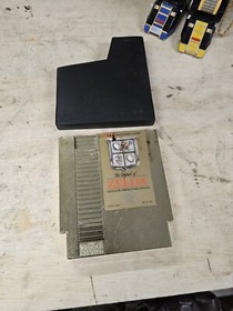 The Legend Of Zelda Nintendo NES Vintage Gold Game Cartridge w/ Sleeve
