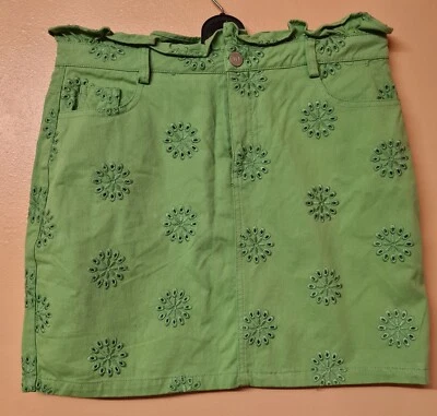 Lofty Manner Skirt Green Denim Flower Embroidered Pockets 30W 17L Size Large - Image 1 of 4