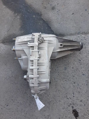 2007 08 09 10 11 12 13 2014 CADILLAC ESCALADE Transfer Case 6.2L AWD 24246762 - Image 1 of 4