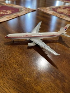 China Eastern A330-300 Dragon Wings 1:400 - Picture 1 of 7
