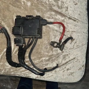 Ford Galaxy 2006 1.8 Tdi Fuse Box For The Battery - Picture 1 of 2