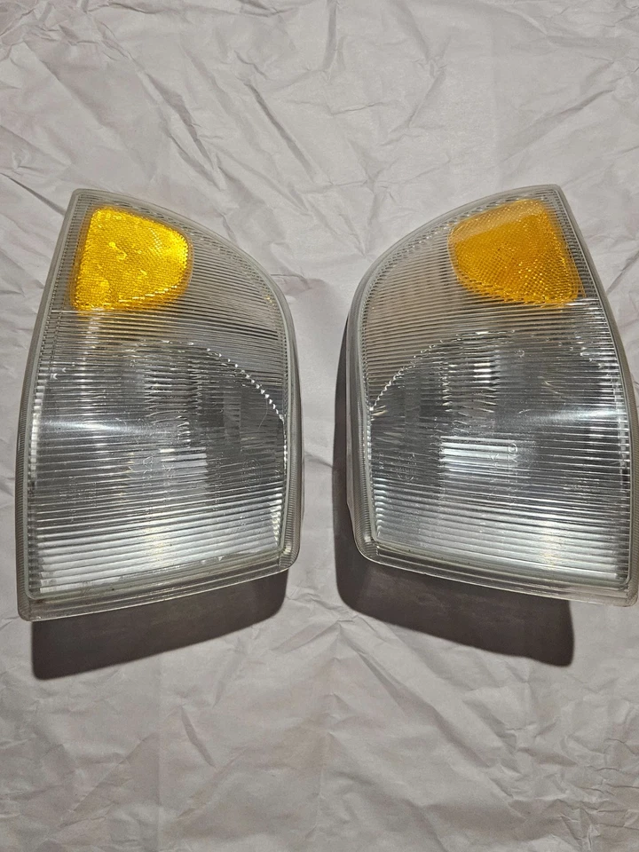 Cubiertas de bombilla marcadora delantera derecha e izquierda Volvo S70/V70/C70 1998-2000 Foto 1 de 4