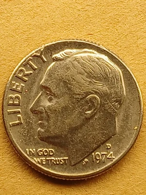 1974 D Roosevelt Dime Error Off Center  - Image 1 of 2